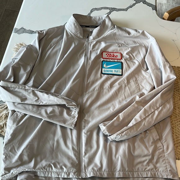Nike running jacket - Picture 1 of 4